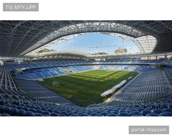 为应对极端天气,西甲考虑在部分球场安装可伸缩屋顶 为应对极端天气,西甲考虑在部分球场安装可伸缩屋顶